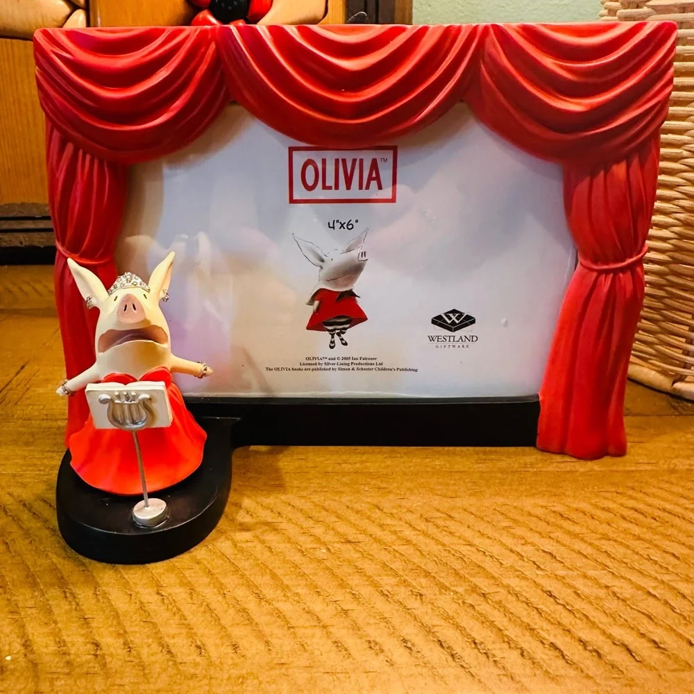 Westland Giftware Olivia Takes The Opera Red Picture Frame 4x6